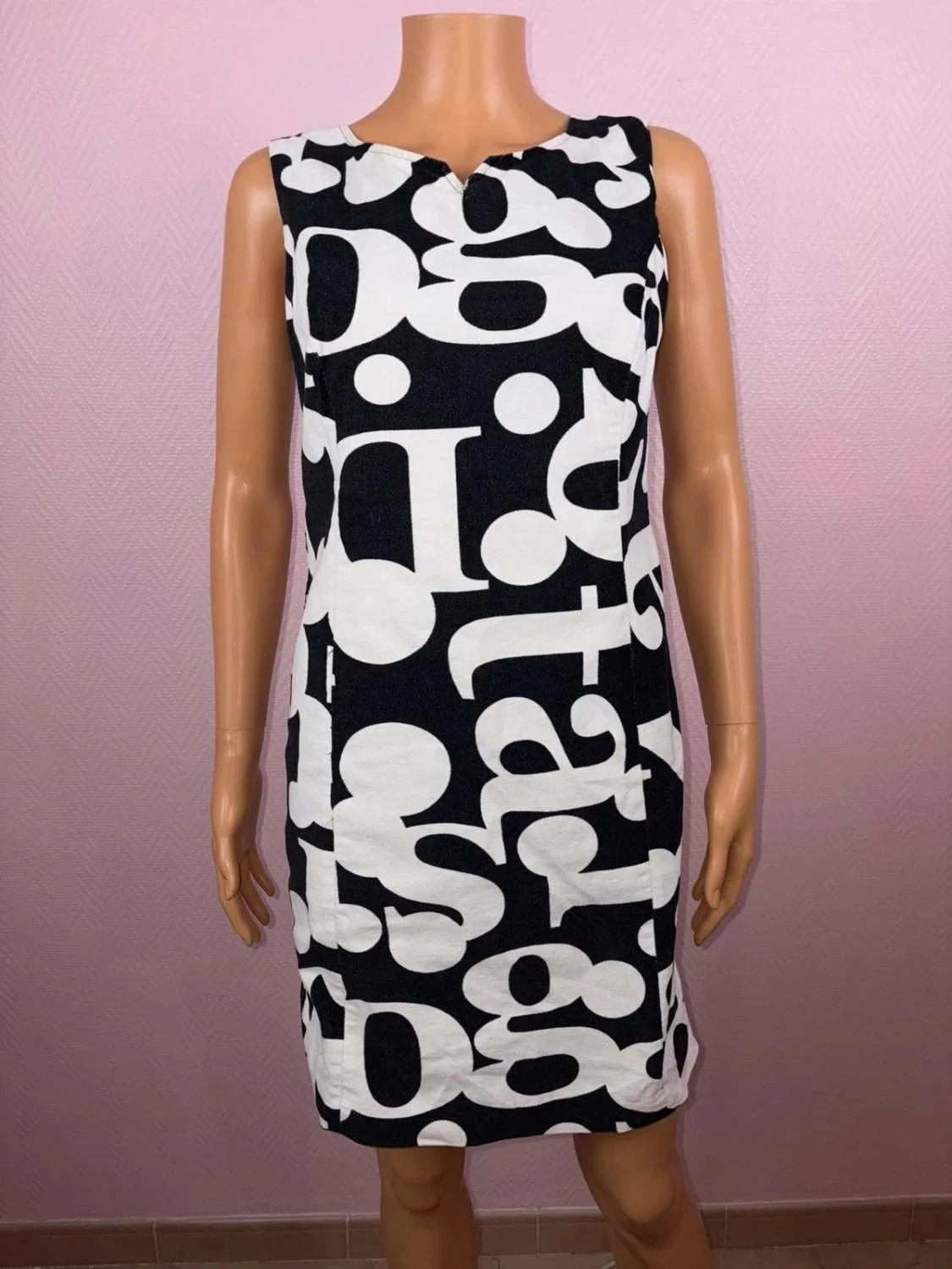 Robe femme, taille 40 super état, l’étiquette a été enlevée malheureusement